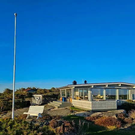 Vakantiehuis On Rocks With Private Jetty On Onsoy Gressvik