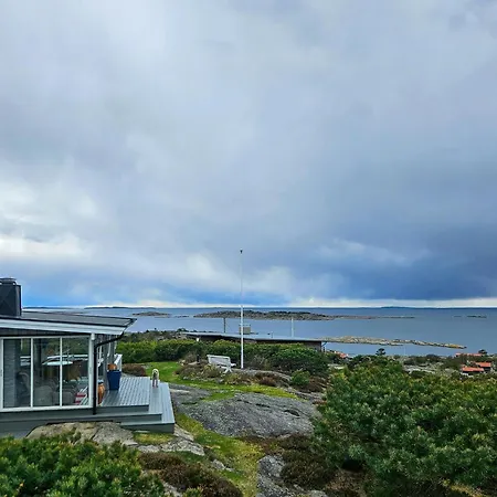 Semesterbostad On Rocks With Private Jetty On Onsoy Gressvik