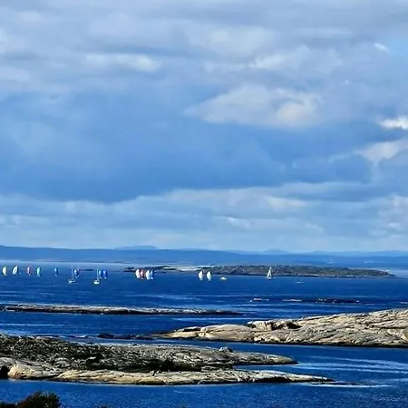 On Rocks With Private Jetty On Onsoy Semesterbostad